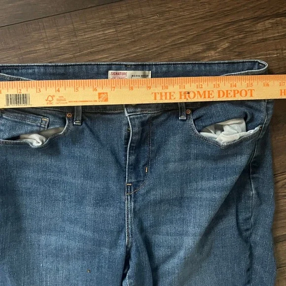 Levis Classic Boot Cut Jeans Women's Size 14 Medium Wash Blue Mid-Rise Stretch - Picture 5 of 9